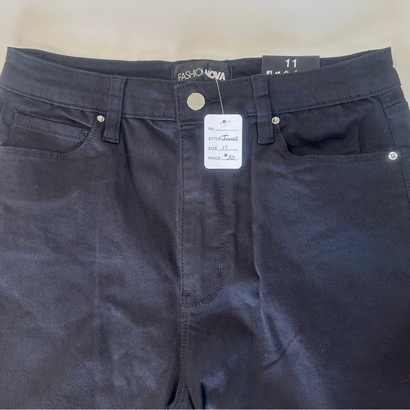 FASHION NOVA Tall Women ‘s Black 5 Pocket Skinny Style Jeans Size 11 Stretchy - Picture 3 of 7